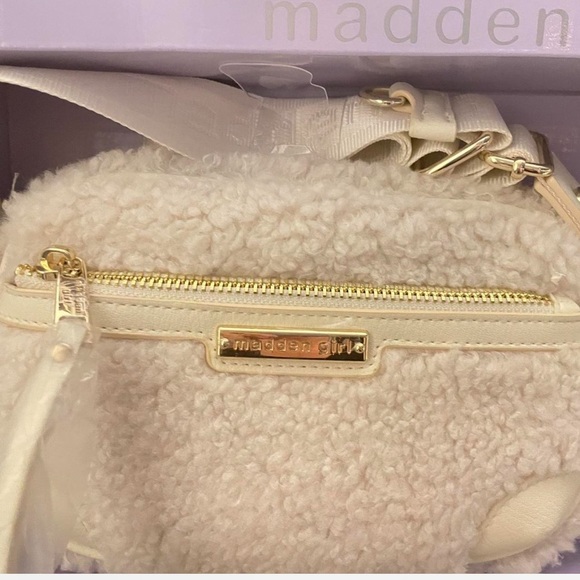 Madden Girl 3 piece Camera Crossbody Gift Set NWT - Picture 3 of 5